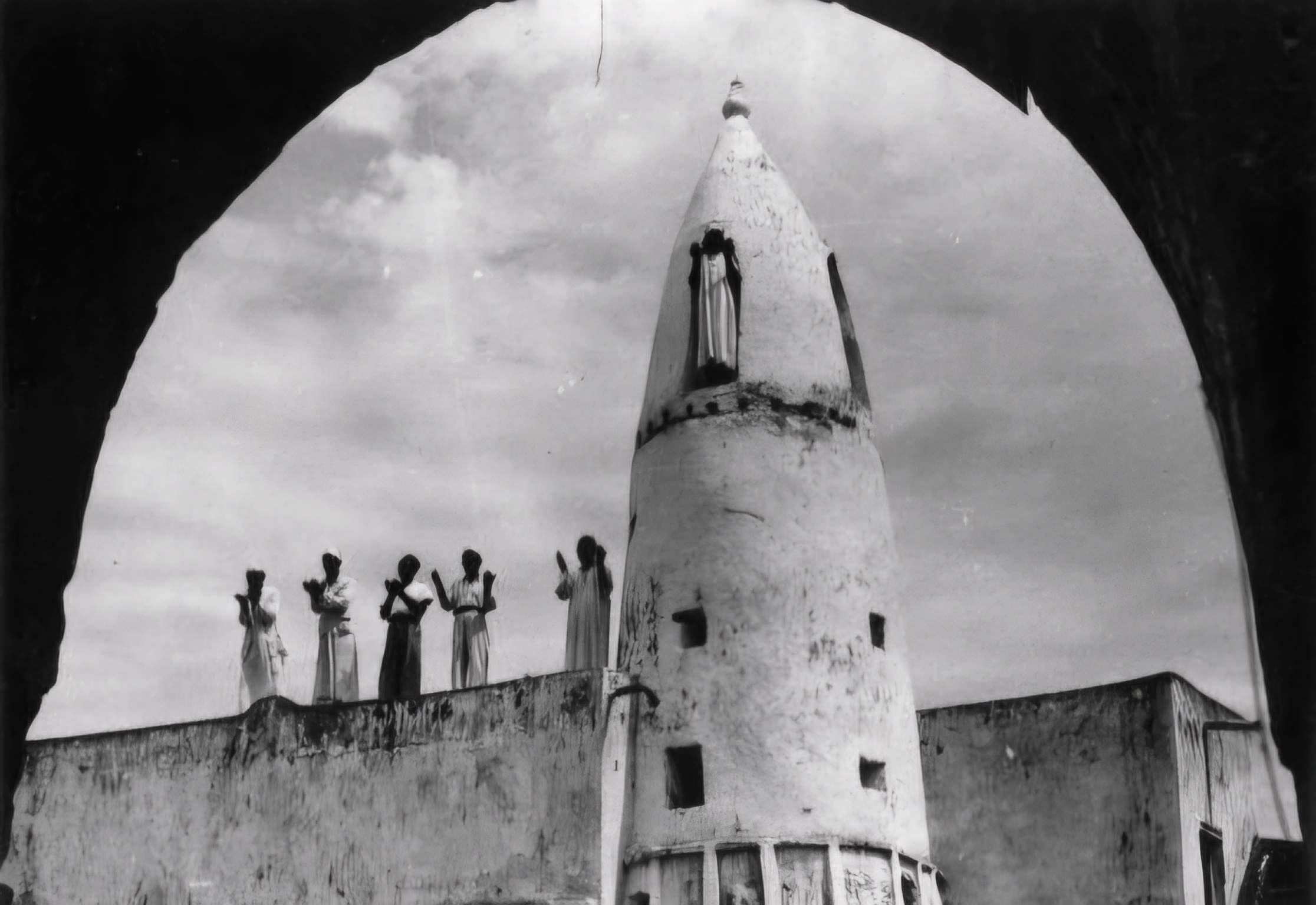 Minaret de la mosquée de Wani, image prise en 1952 ©️ ECPAD