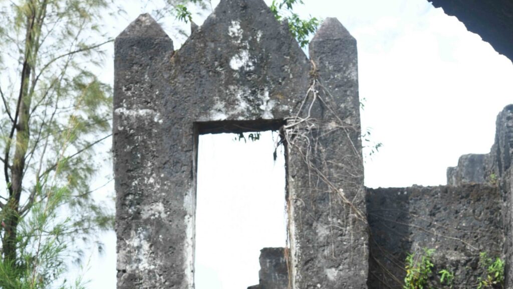 Une des portes du palais Kapviridjewe, à Ikoni © CNDRS